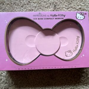 NWT Hello Kitty LED Bow Compact Mirror
